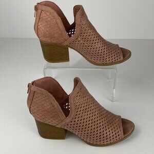 Qupid Blush Pink Perforated Booties Sz 7.5